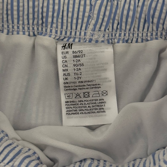 H&M Light Blue and White Patterned Shorts - Picture 2 of 2